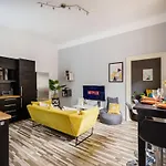 Central Charm In Budapest Bustling 7Th District