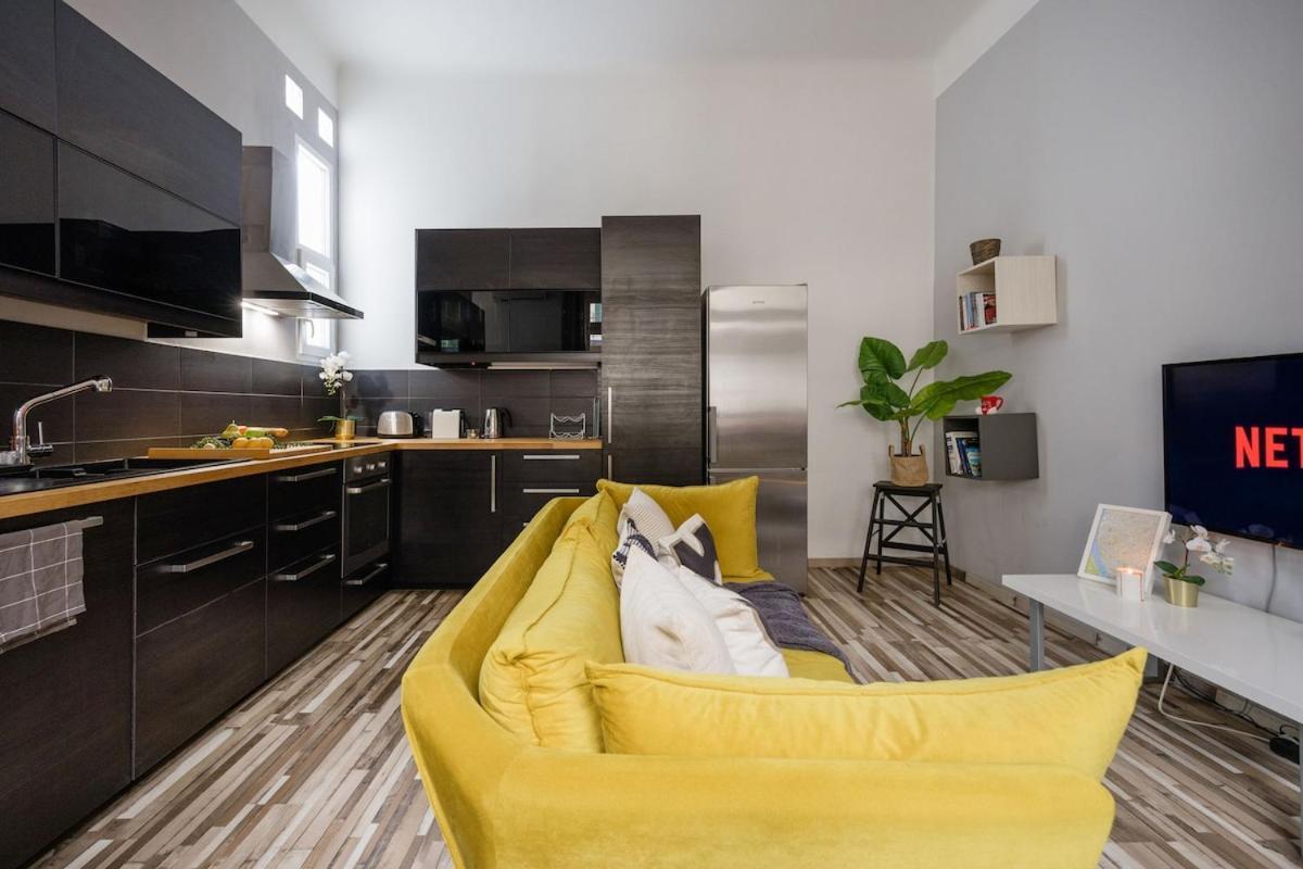 Appartement Charm In Bustling 7th District *