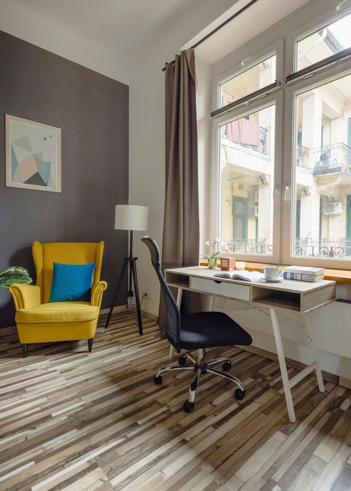 Charm In Bustling 7th District Appartement *